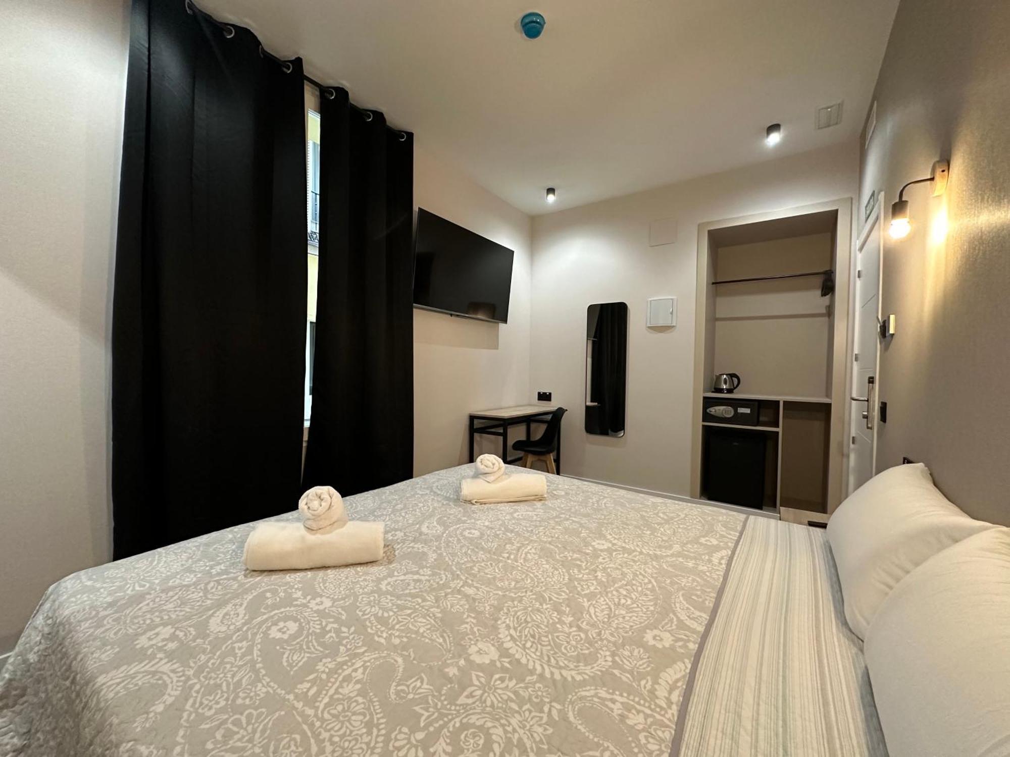 Cc Opera Suites 马德里 外观 照片
